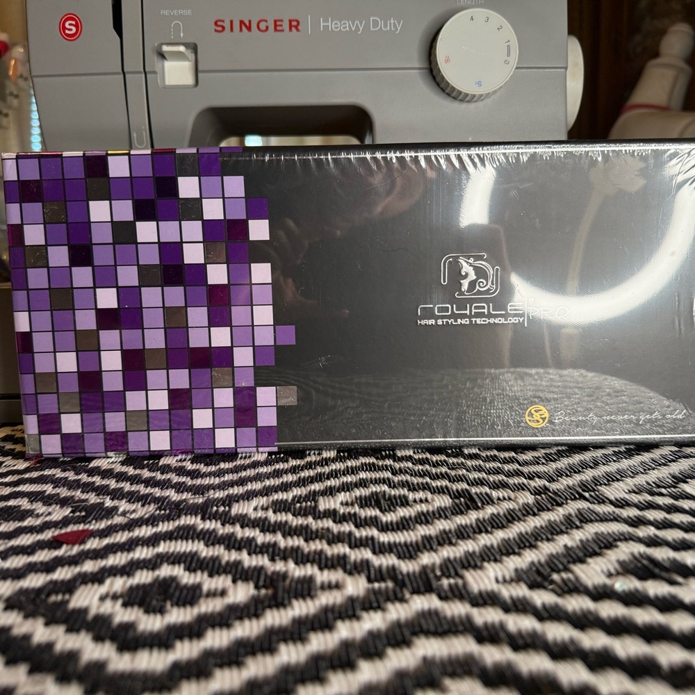Royale Pro Soft Touch Diamond Purple Flat Iron - Picture 2 of 4